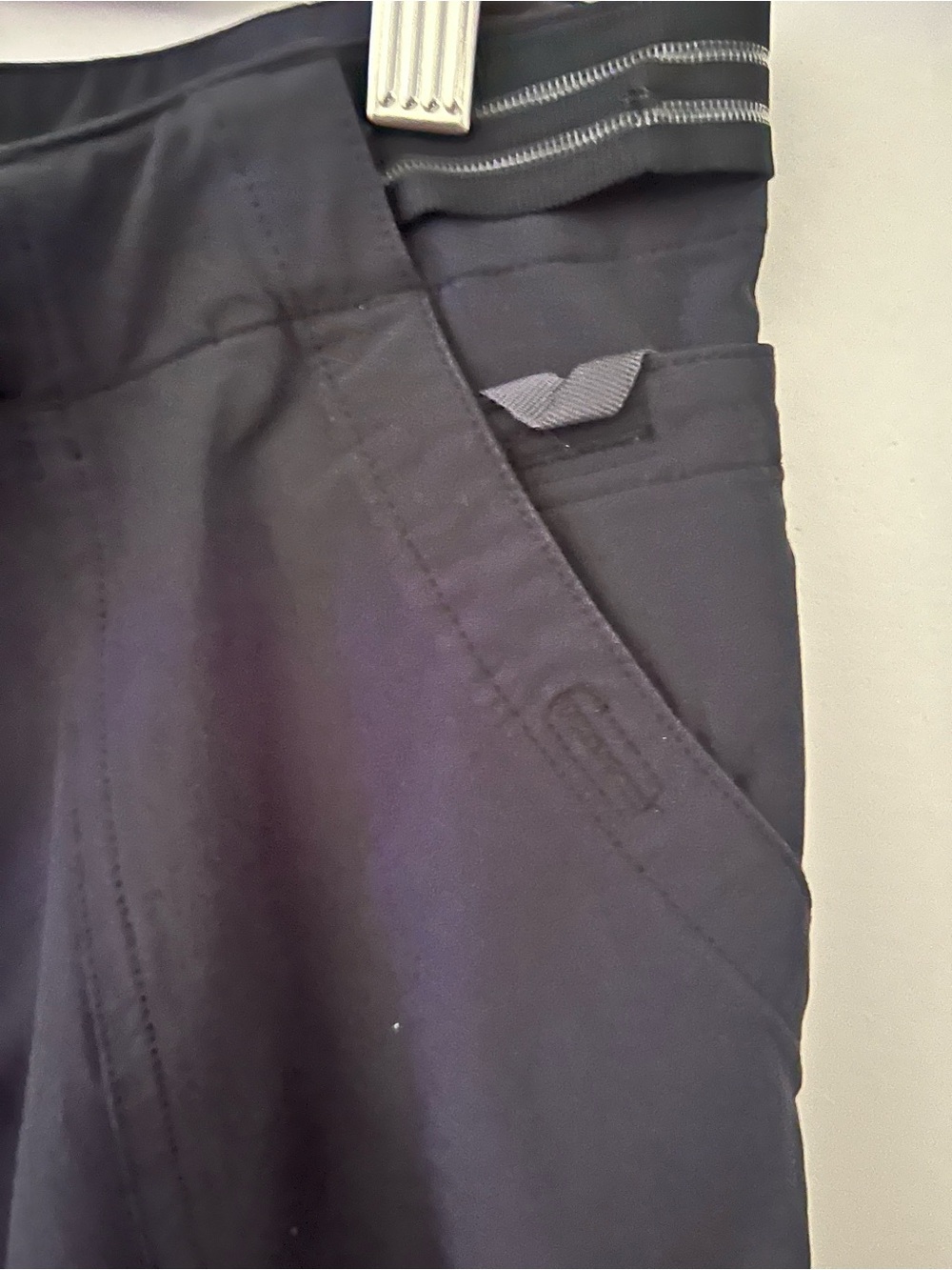 Eastern Mountain Sports EMS Women’s 8S Short Roll-Up Cargo Hiking Pants - Picture 3 of 10